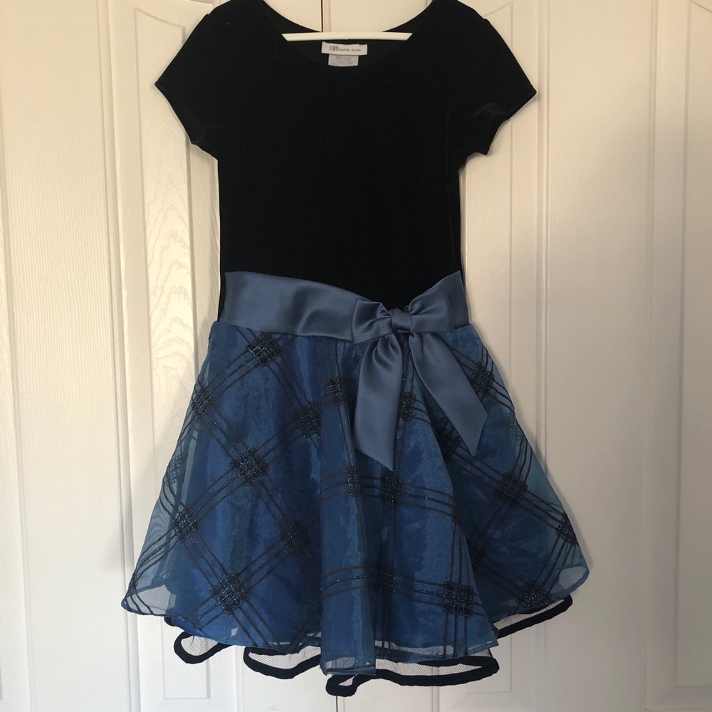 BONNIE JEAN | VELVET POOFY FORMAL DRESS